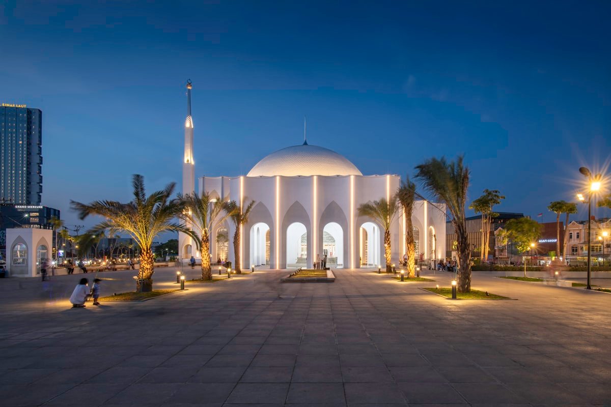 A mosque in Indonesia during the holy month of Ramadan