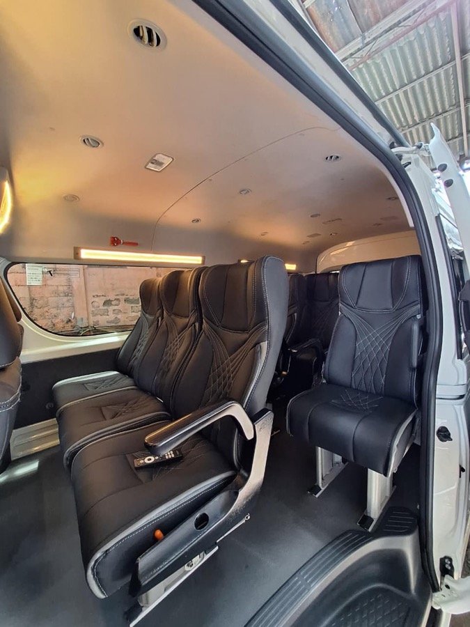 Toyota Hiace Premio, kelas kendaraan premium 14 kursi